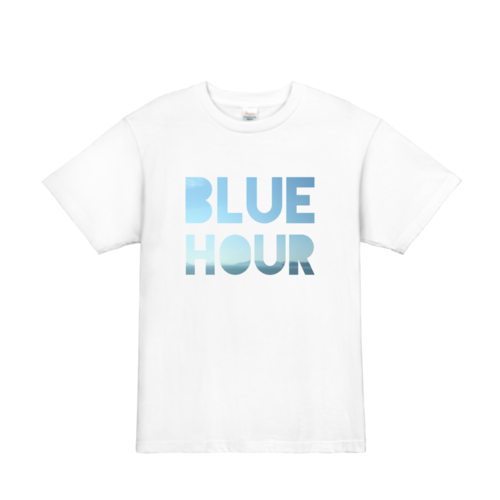 「BLUE HOUR」文字デザインのオリジナルTシャツ