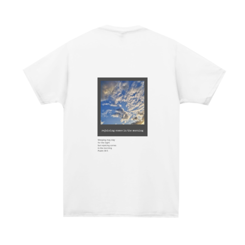 空の写真を使ってデザインしたオリジナルTシャツ