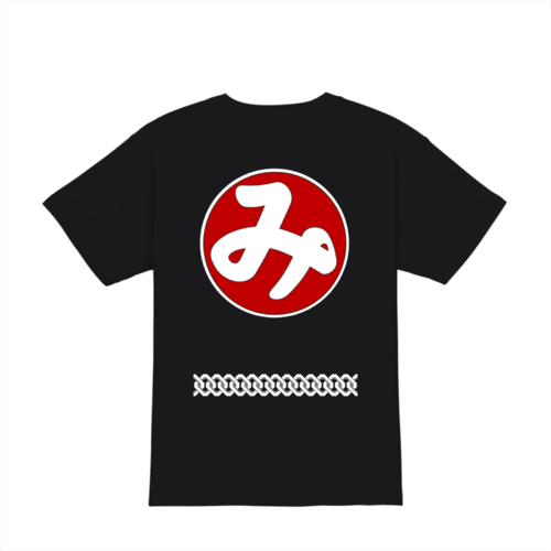 背面にオリジナルのロゴをデザインしたTシャツ